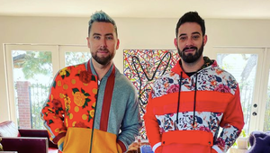 Dvojičky sú na ceste! Niekdajší lámač sŕdc bude so svojím manželom hneď dvojnásobným otcom!