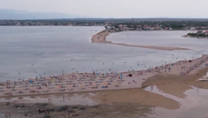 S vysokými teplotami bojujú dovolenkári. Extrémne horúčavy trápia Stredomorie