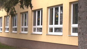 Tínedžer sa v škole predávkoval liekmi. Matka tvrdí, že ho žiaci šikanujú