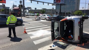 Pri moste Apollo sa zrazili dve autá, vodičky skončili v nemocnici