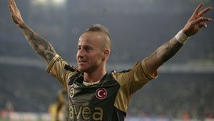 VIDEO: Stoch exportnými gólmi rozhodol o víťazstve Fenerbahce