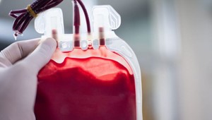 Horúčavy a dovolenky vyprázdnili banky krvi. Jeden odber pritom môže zachrániť tri životy