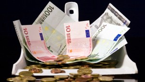 Viac ako šestina Slovákov nemá problém so zadĺžením. Dôvodom je nákup školských potrieb