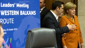 V Bruseli rokujú lídri štátov Únie a Balkánu o utečencoch, padajú tvrdé slová