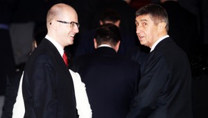 Český premiér dostal pokutu, pre Babišove lustrácie