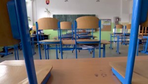 Deň vysvedčenia je tu. Polícia vyzýva ľudí, aby svoje deti nekarhali