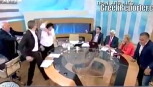 ŠKANDÁL. Grécky neonacista zaútočil v televízii