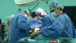 Unikátne: Materiál vyvinutý v Silicon Valley na spevnenie aorty použili v banskobystrickej nemocnici medzi prvými v Strednej Európe