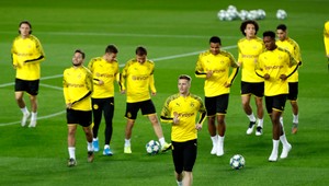 Ďalší futbalový sviatok v Prahe, šláger v Barcelone