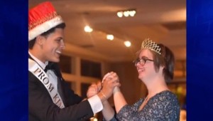 Maturantka s Downovým syndrómom získala korunku kráľovnej stužkovej. Cítila som sa ako Popoluška, povedala