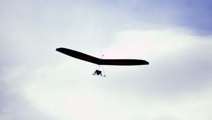 Pri slovensko-ukrajinskej hranici sa zrútilo rogalo, patrilo pašerákom