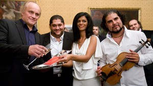 Diabolský luxus. Takto si žijú hudobníci Šarköziovci