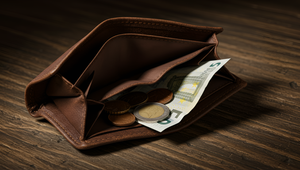 Od výplaty do výplaty: Dve tretiny pracujúcich Slovákov majú problém vyžiť zo svojho platu