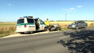 Kúpil si motorku, aj keď nemá vodičák. Prvá jazda skončila nehodou