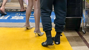 Mohla ísť v tomto outfite nakupovať? TOTO by si žiadna žena na seba neobliekla!