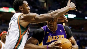 NBA: Bryant odkríval v Milwaukee, Lakers s prehrou