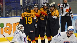 Obhajcovia strieborných medailí Nemci trikrát prehrávali, ale tri body získali