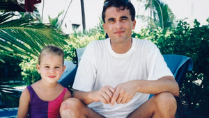 Jedna blbá, druhá hnusná! Česká herečka priznala, ako drsne ju a sestru častoval ich otec!