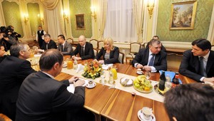 Predčasné voľby na spadnutie, euroval rozbíja koalíciu