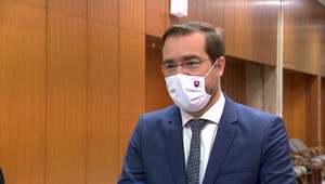 Krajčí zdôraznil, že počet hospitalizovaných prestal rásť. Bratislavský župan upozorňuje, že treba konať