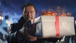 Pripravte si vreckovky: Schwarzenegger hviezdi vo vianočnej reklame