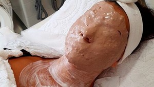 Hviezda seriálu Pravá tvár sa dala skrášliť. Zaručene puknete od smiechu!