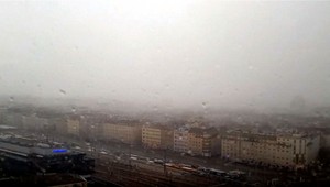 SHMÚ vydalo výstrahu pre viaceré okresy. Zo silných dažďov hrozia povodne