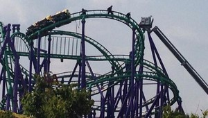 Mladík zomrel po tom, ako vypadol z horskej dráhy. K incidentu dopomohlo zlé počasie