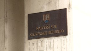 Obvineného zverolekára z korupcie na okresnom úrade nechali na slobode