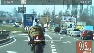 EXKLUZÍVNE VIDEO: Policajná puma naháňala besného motorkára