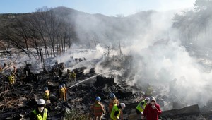 Pre požiar museli evakuovať 500 ľudí, plamene zničili desiatky príbytkov