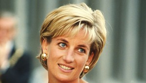 Obdivovatelia princeznej Diany si môžu obzrieť jej garderóbu