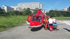 Boj o každú sekundu, študentov rozviezli do troch nemocníc