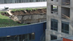 Pád budovy v Bratislave. Príčiny sú stále neznáme