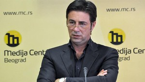 Vrah zastrelili prominentného právnika Dragoslava Ognjanovića. Objahoval v Haagu Slobodana Miloševiča