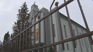 Zlodeji znepokojujú obce v Prievidzskom okrese. Vykrádajú fary, kým sa veriaci modlia