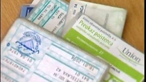 Minister chce klepnúť po prstoch zdravotným poisťovniam, obmedzí vyplácanie zisku