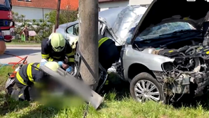 Tragédia na rovnej ceste: Po náraze do stĺpa vyhasol život muža