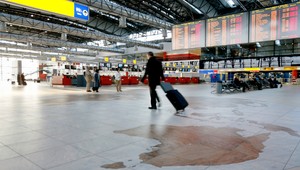 Letisko mení pravidlá. Cestujúci, ktorí meškajú, si musia dať pozor