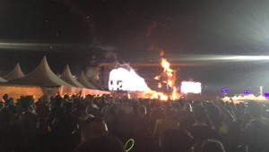 Požiar na hudobnom festivale. Evakuovali viac ako 22 000 ľudí