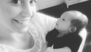 Šťastná Agáta s bábätkom v náručí. Predčasný pôrod?!