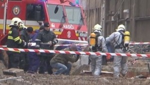 V starej fabrike našli neznámu chemikáliu, na mieste zasahovali hasiči aj policajti
