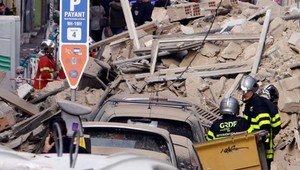 V centre Marseille sa zrútili dve budovy. Záchranári pátrajú po obetiach