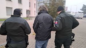 Agresívny syn sa vyhrážal matke smrťou. Následne skončil v putách