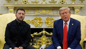 Americký novinár prekvapil. V živom vysielaní sa ospravedlnil Zelenskému