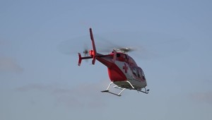 Dvojročný chlapec spadol do potoka, o jeho život bojovala celá dedina