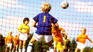 Tragická hra na ihrisku. Chlapca (†11) zabila bránka