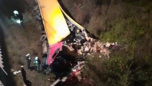 Tragická nehoda na obchvate Svidníka. Z mosta padol kamión, vodič (†55) nehodu neprežil