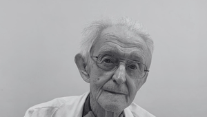 Zomrel najdlhšie ordinujúci lekár Karol Mika. Venoval sa pacientom 72 rokov