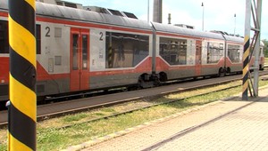 Smrť tínedžera: Zapálil si cigaretu a s rozbehom skočil priamo pod vlak, ktorý vchádzal do stanice